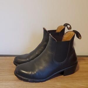 Blundstone Black Leather Chelsea Boots
